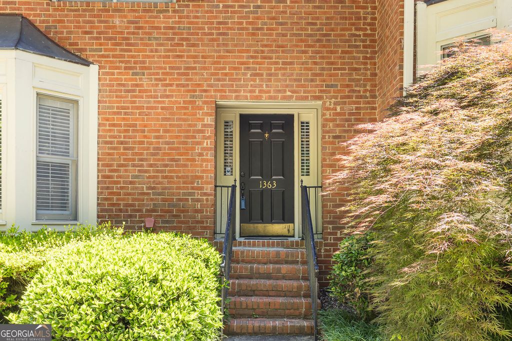 Photo of 1363 Sheffield Glen Way, Atlanta, GA 30329 (MLS # 10765474)