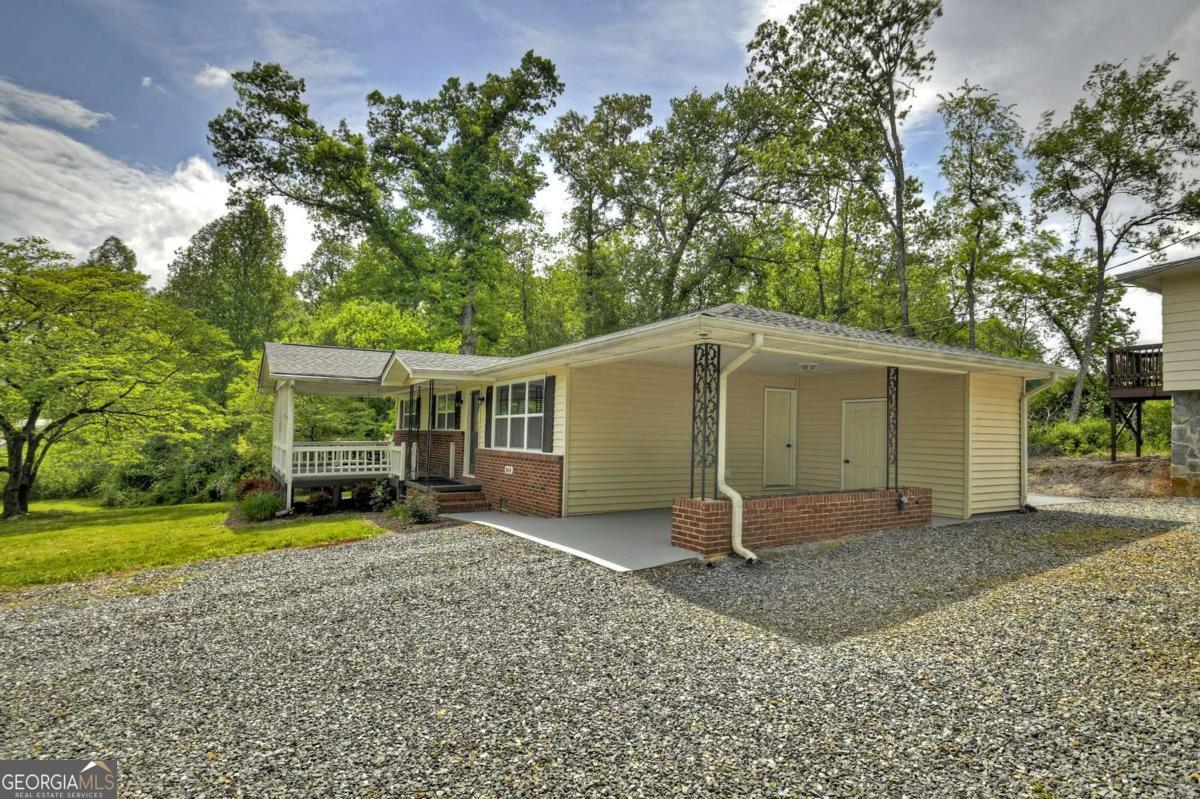 868 Sugar Creek RD