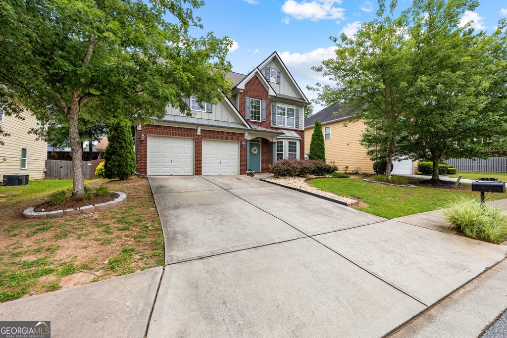 Photo of 77 Lakeshore Parkway, Newnan, GA 30263 (MLS # 10805256)