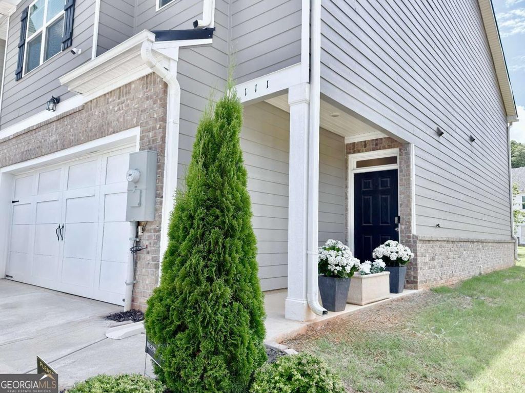 Photo of 111 Hampton Circle, Mcdonough, GA 30253 (MLS # 10791739)