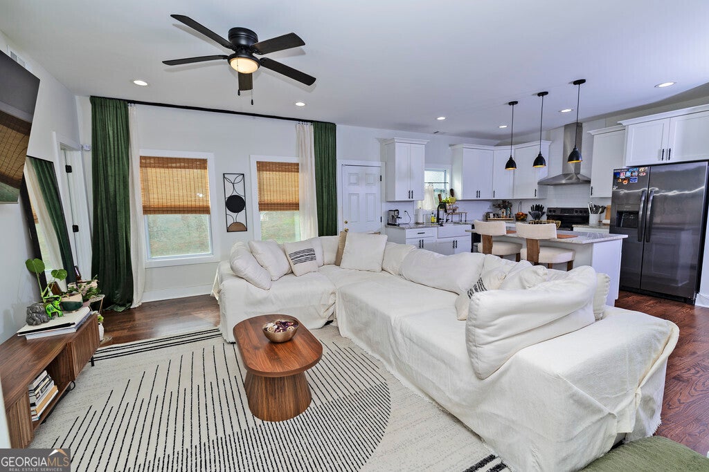 516 Chestnut Oak DR