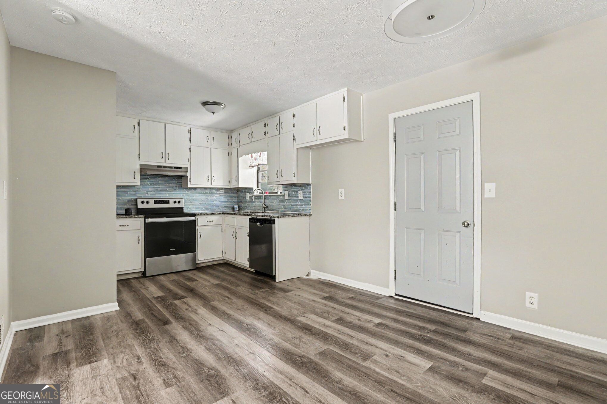 2541 Kelly Lake DR