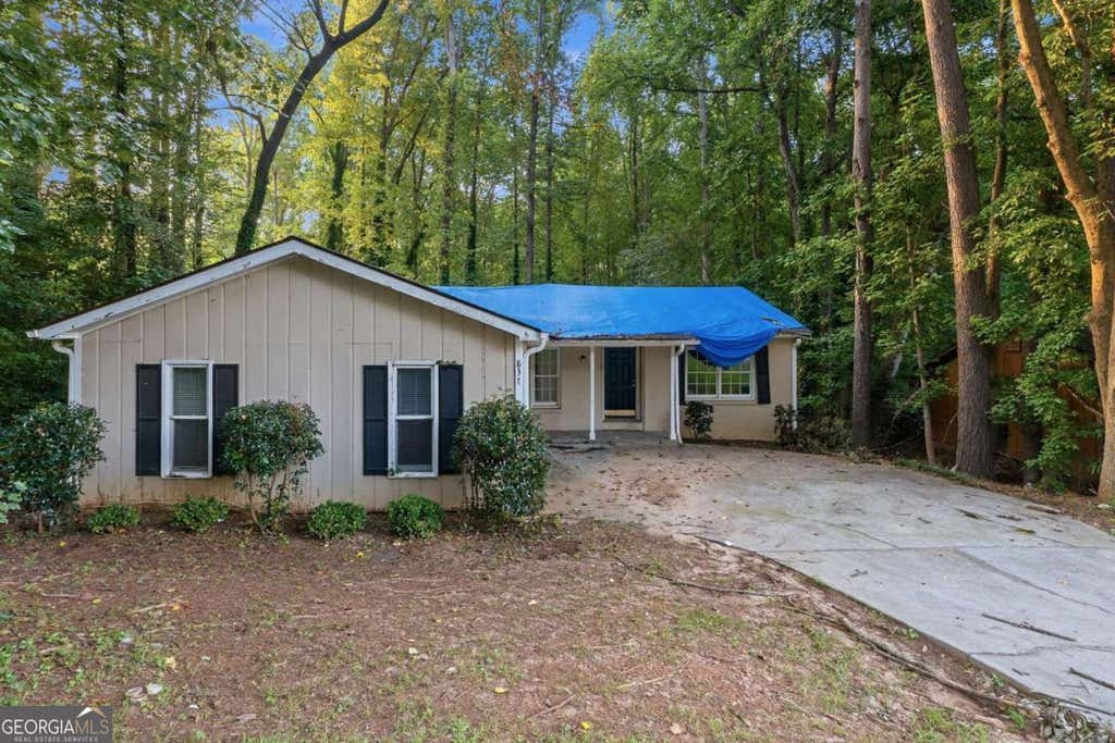 Photo of 837 Hemingway Road, Stone Mountain, GA 30088 (MLS # 10815136)