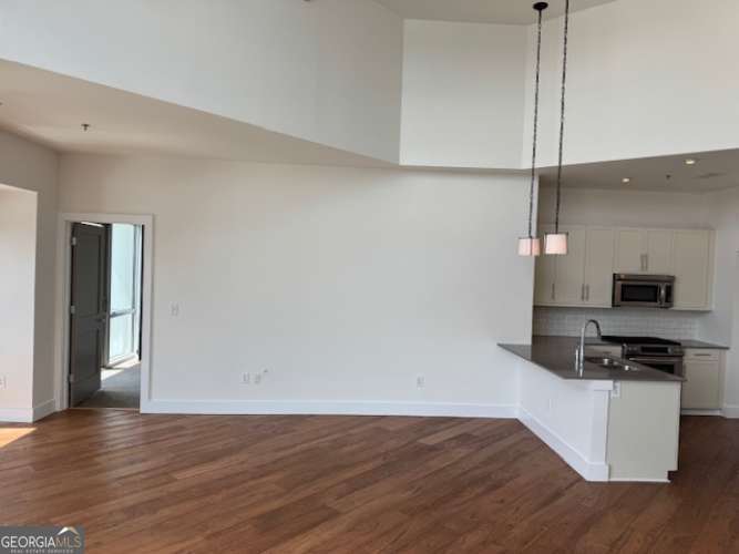 1100 Howell Mill RD NW 913