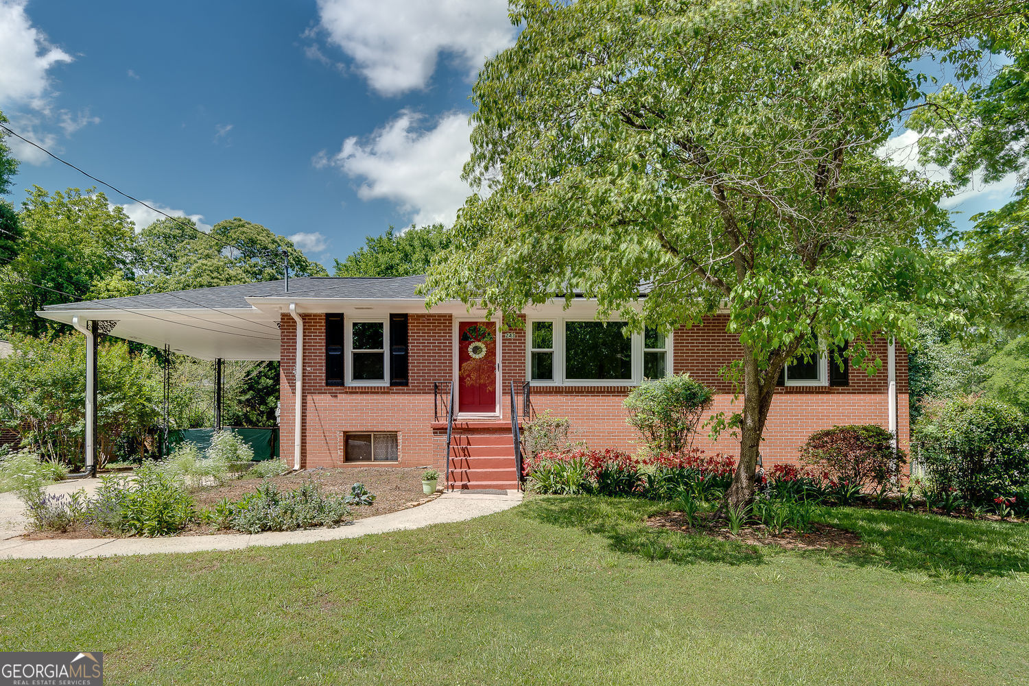 243 Woodview LN