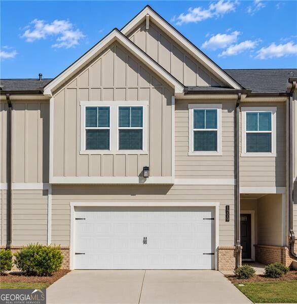 Photo of 1220 Point Place Drive, Loganville, GA 30052 (MLS # 10876403)