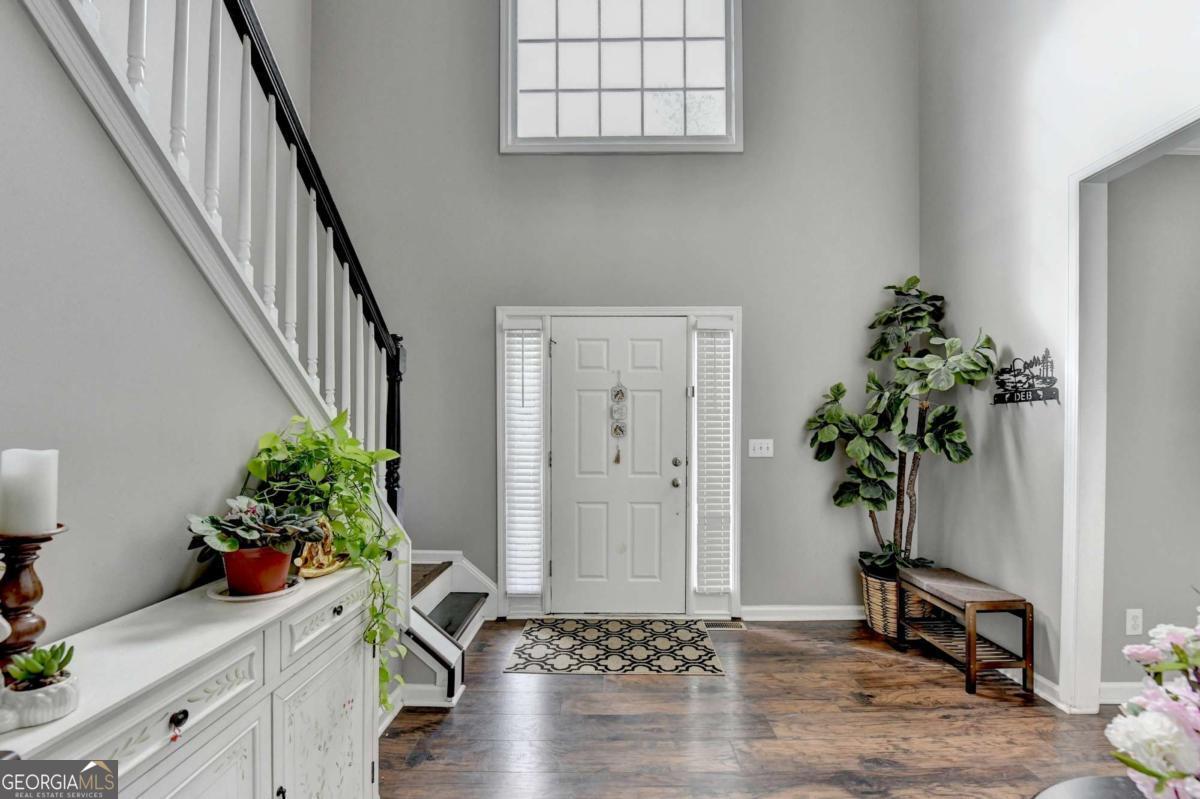 1053 Hawk Creek TRL