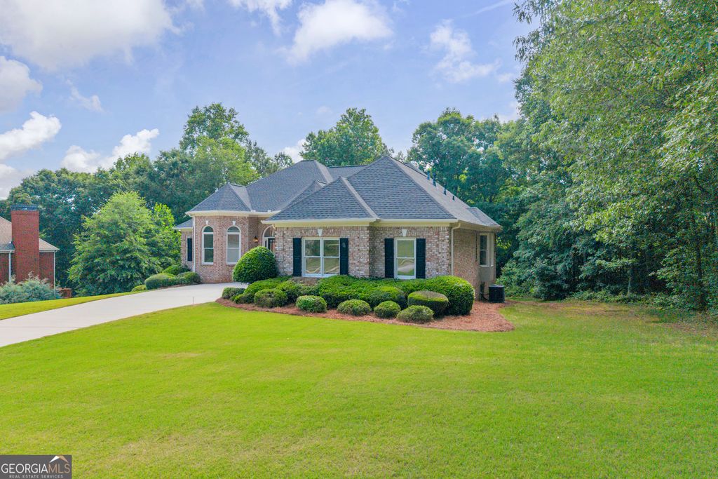 Photo of 212 Asante Drive, Ellenwood, GA 30294 (MLS # 10762855)