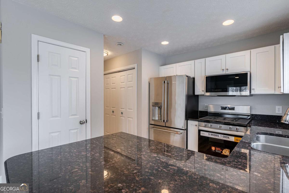 Avensong - Residential Lease