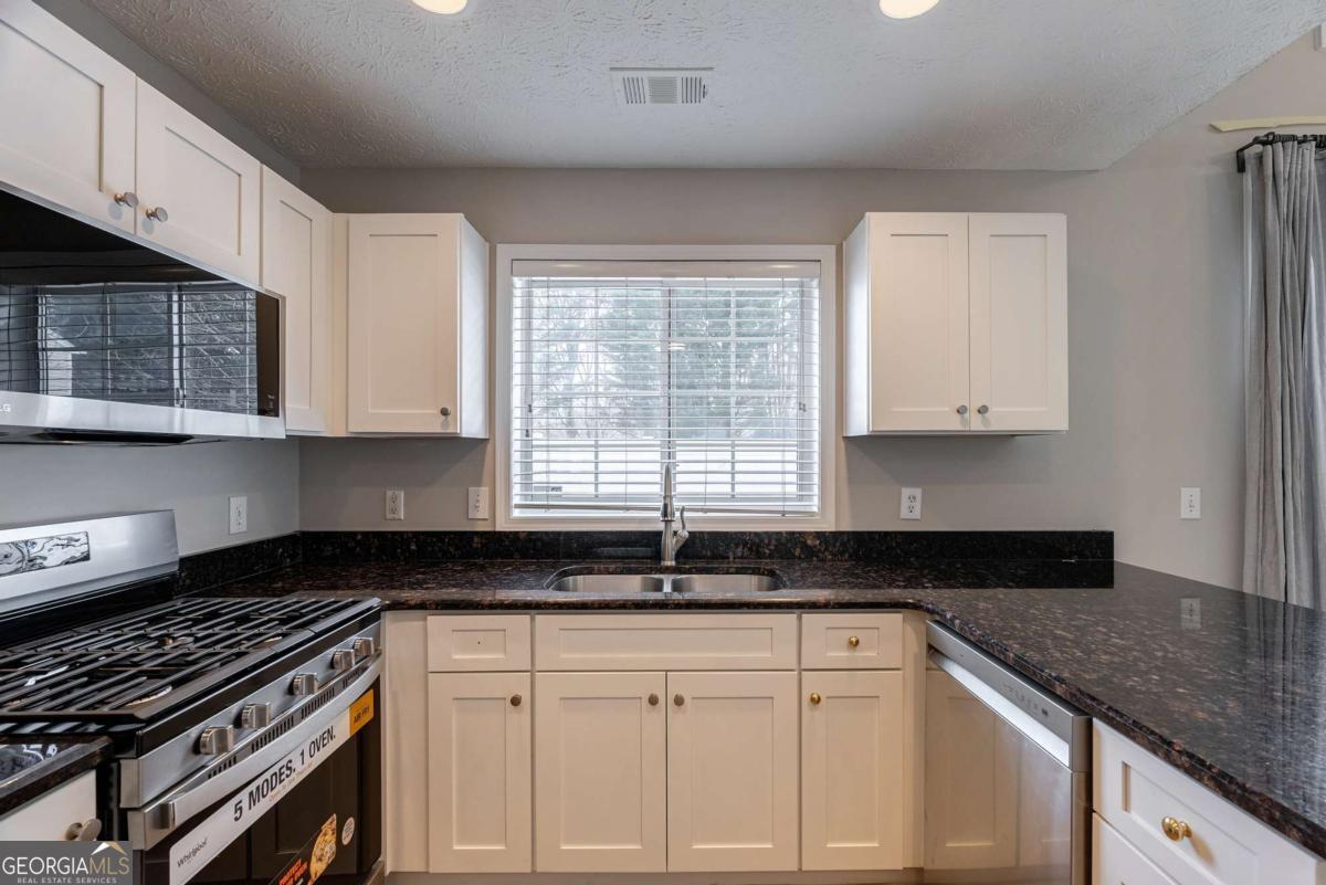 Avensong - Residential Lease