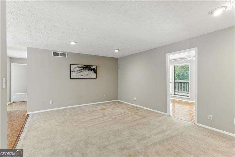 CEDAR CIRCLE - Residential