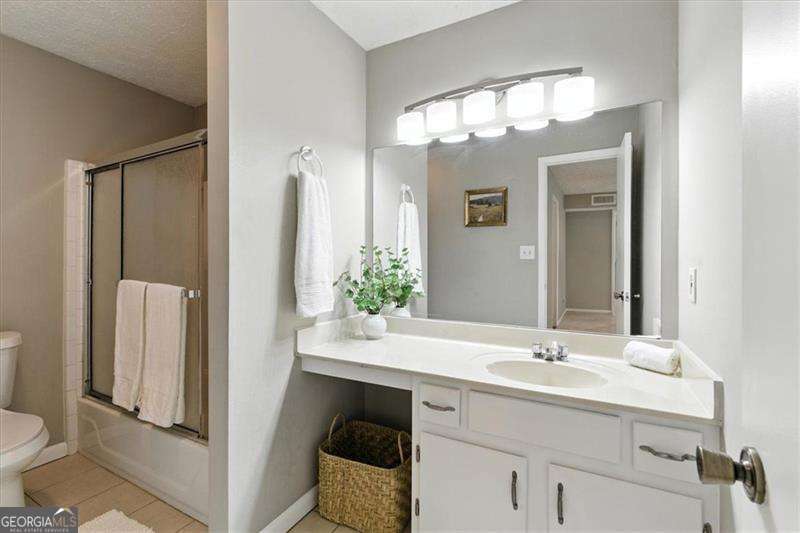 CEDAR CIRCLE - Residential