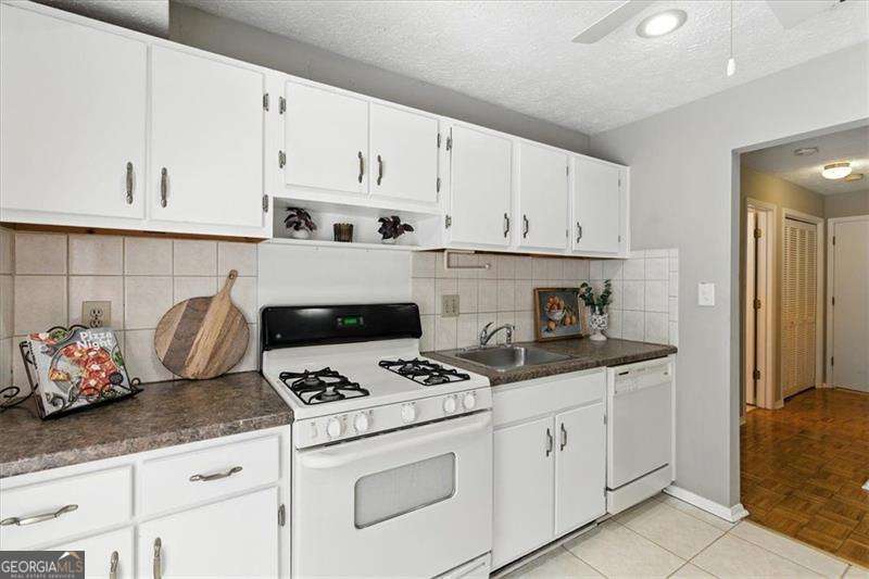 CEDAR CIRCLE - Residential