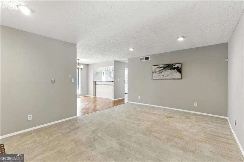 CEDAR CIRCLE - Residential