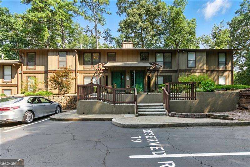 CEDAR CIRCLE - Residential