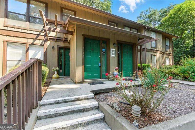 CEDAR CIRCLE - Residential