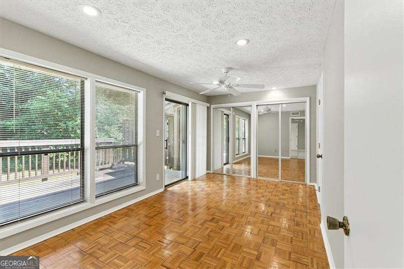 CEDAR CIRCLE - Residential