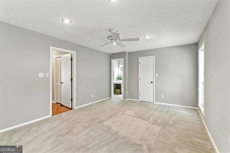 CEDAR CIRCLE - Residential