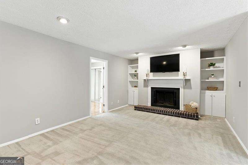 CEDAR CIRCLE - Residential