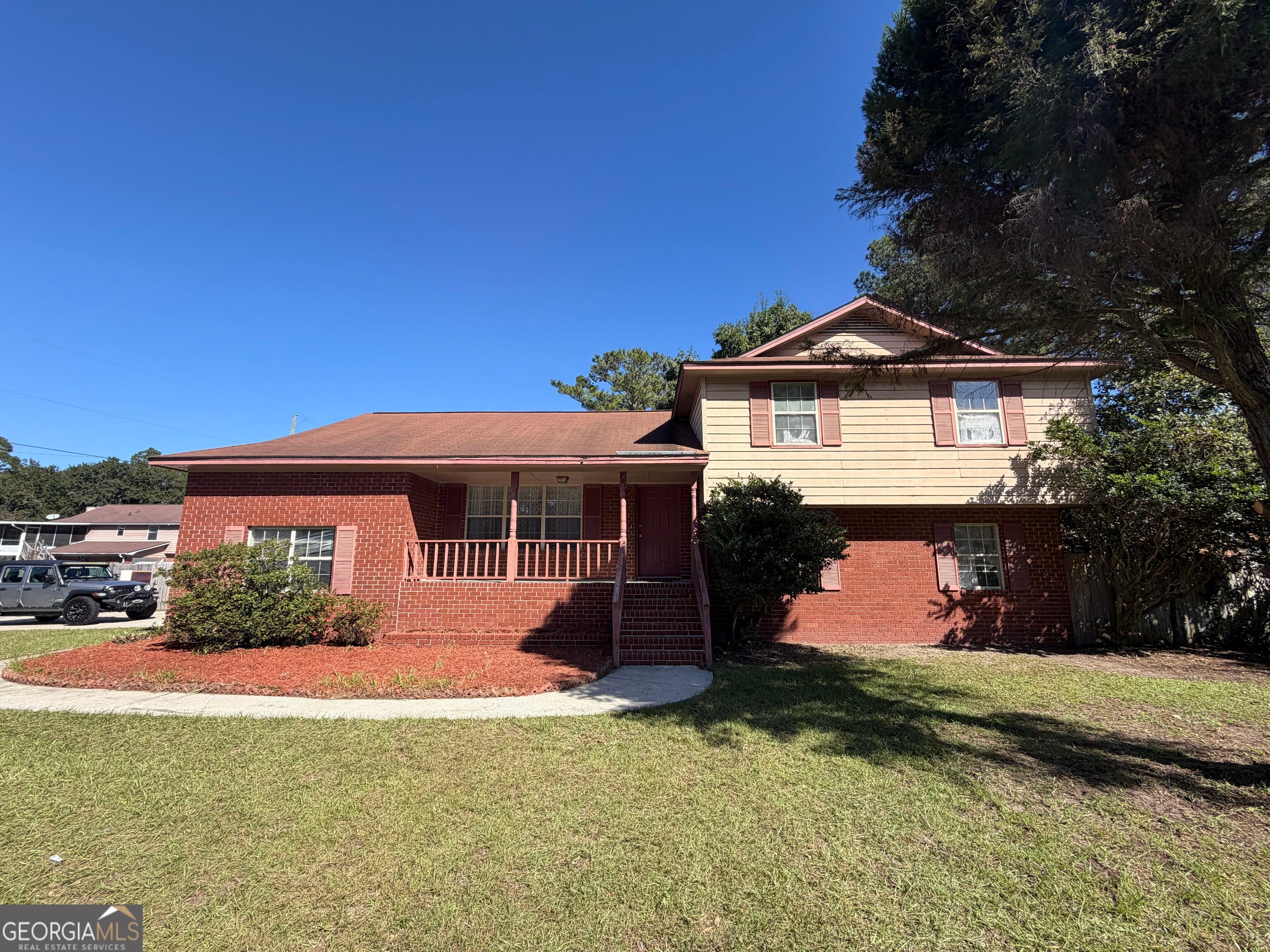 701 Charlotte CT