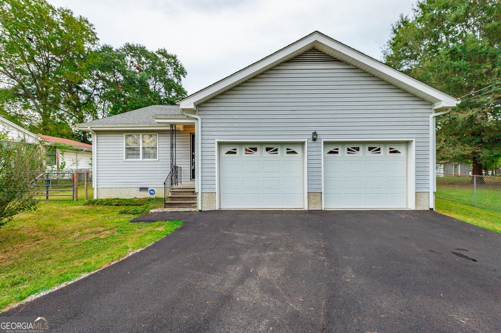 Photo of 127 S Center Street, Rossville, GA 30741 (MLS # 10855366)