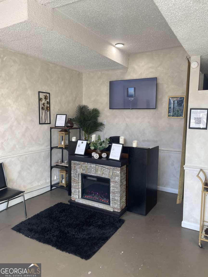 957 M L King Jr DR NW