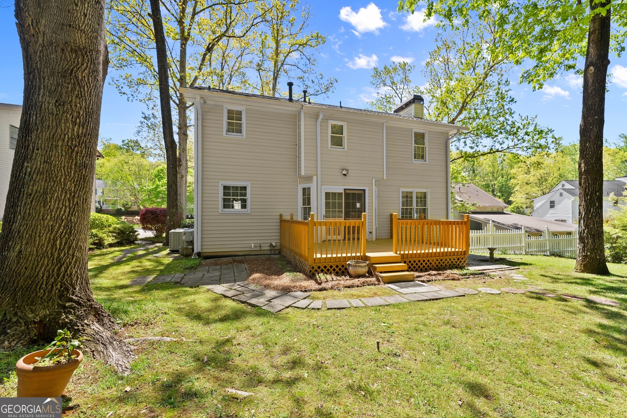 584 Long Oak DR