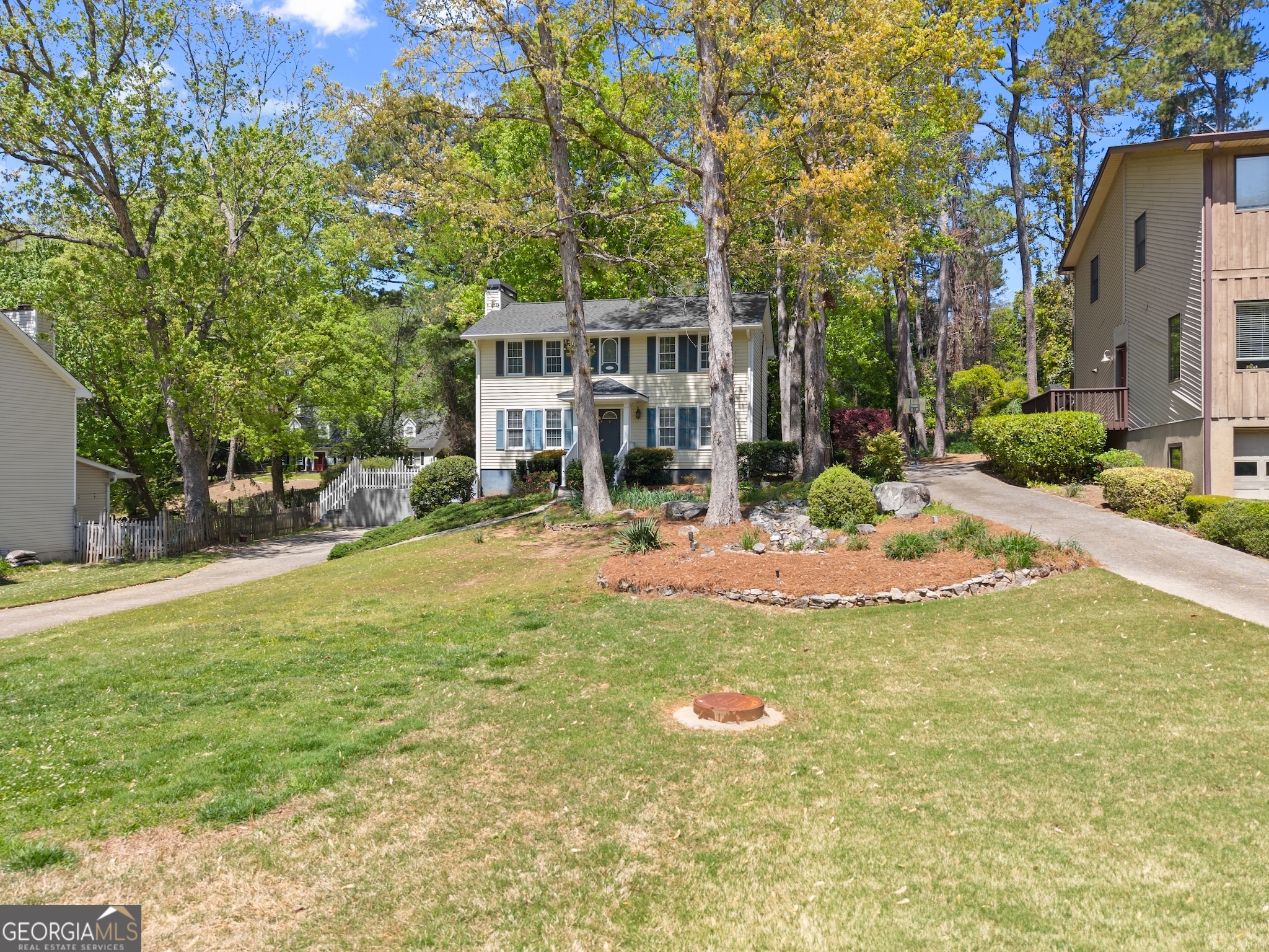 584 Long Oak DR