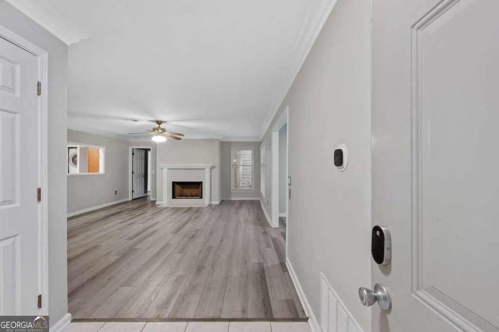 Photo of 601 Abingdon Way, Atlanta, GA 30328 (MLS # 10762876)