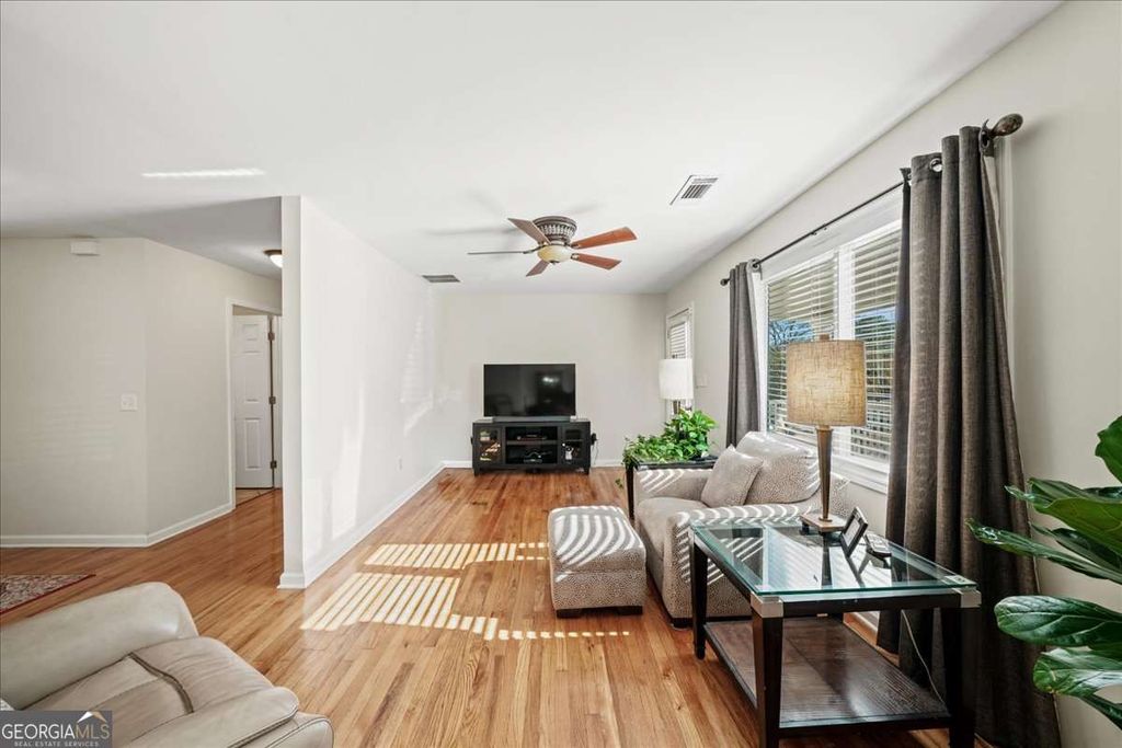 Photo of 1979 Turpin Road SE, Smyrna, GA 30080 (MLS # 10662886)