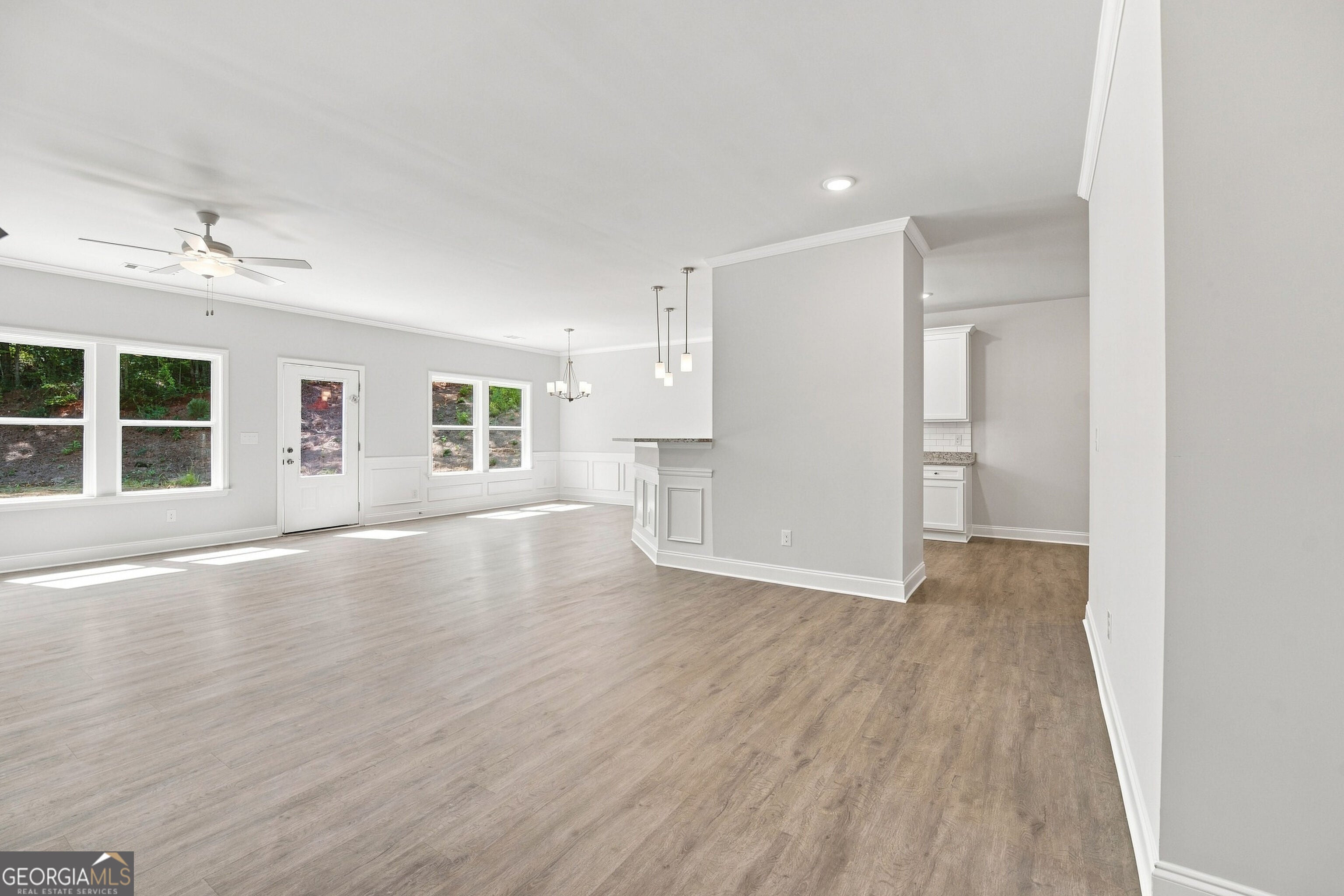 4472 Rivercliffs Way