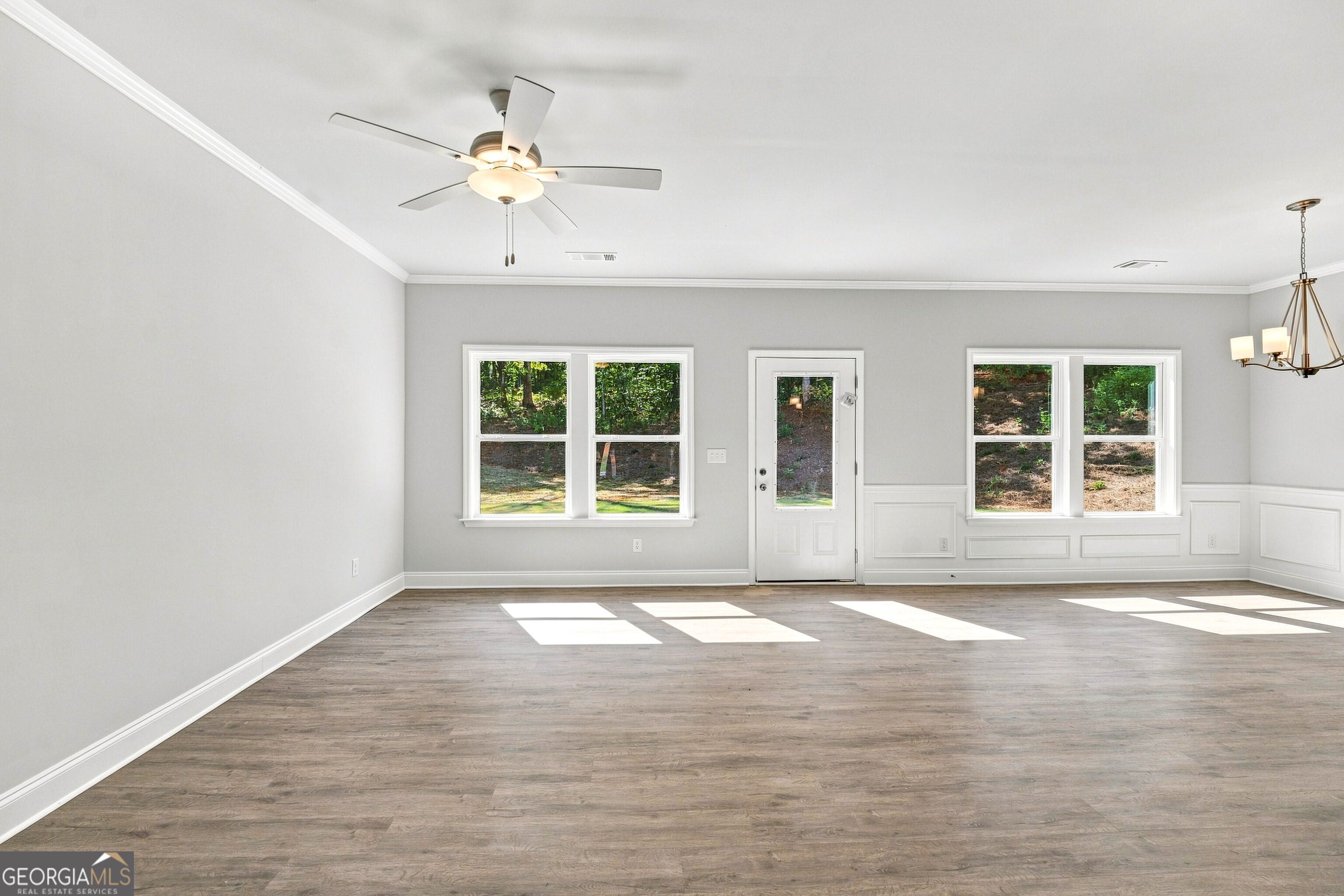 4472 Rivercliffs Way