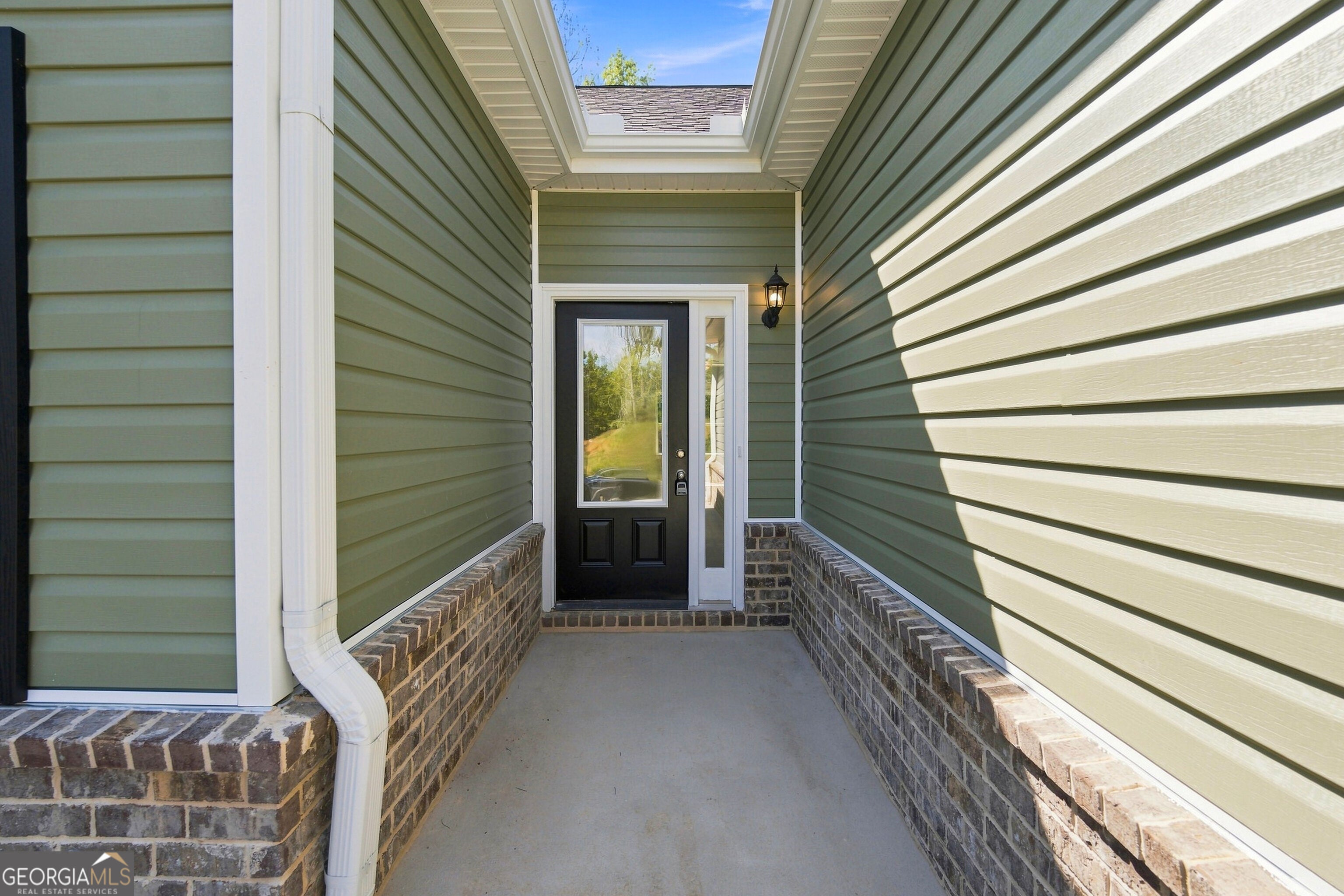 4472 Rivercliffs Way