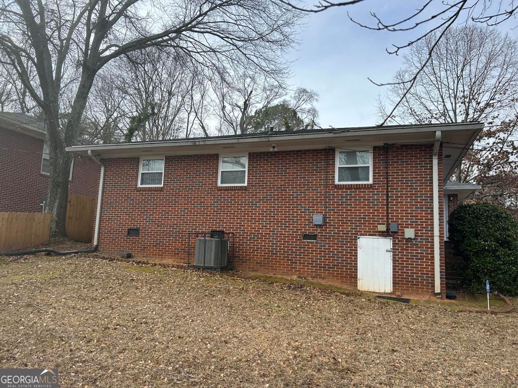Photo of 918 Jefferson Avenue, East Point, GA 30344 (MLS # 10685396)
