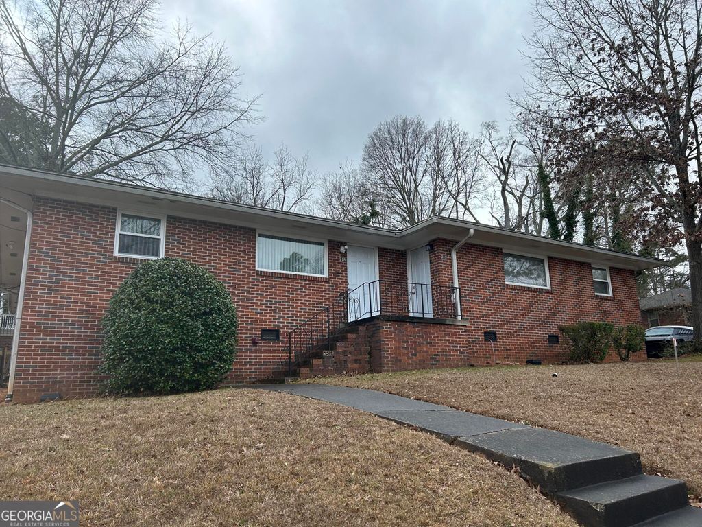 Photo of 918 Jefferson Avenue, East Point, GA 30344 (MLS # 10685396)