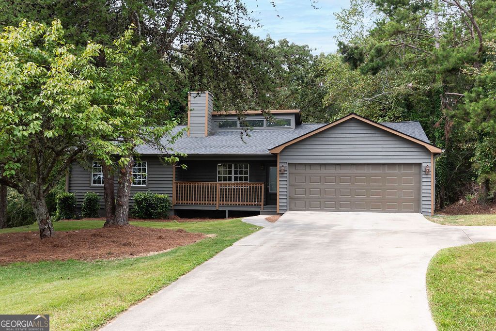 Photo of 2223 Papp Drive, Gainesville, GA 30506 (MLS # 10679260)