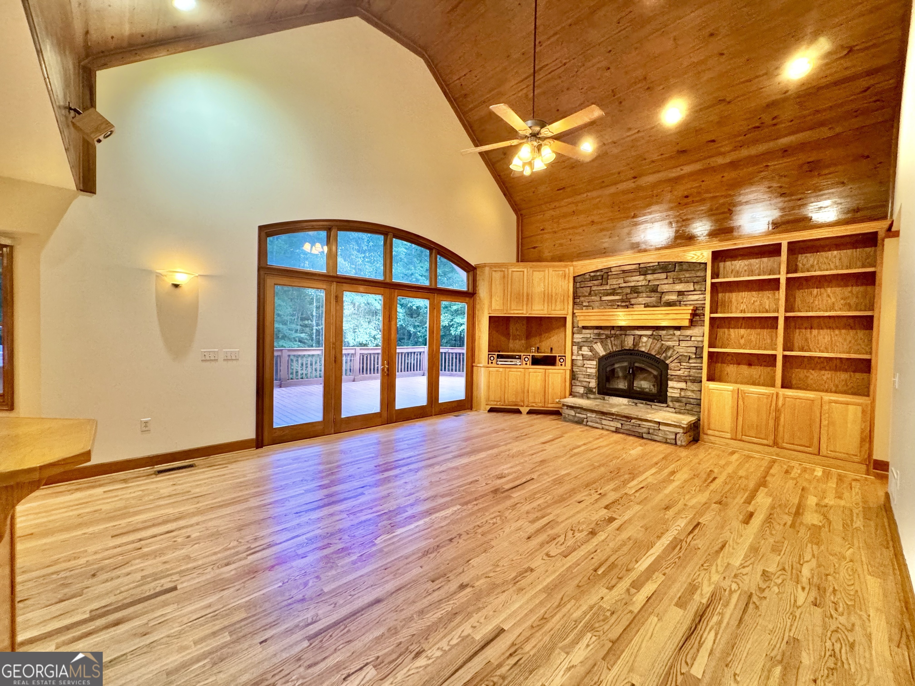 1310 Deerwood DR
