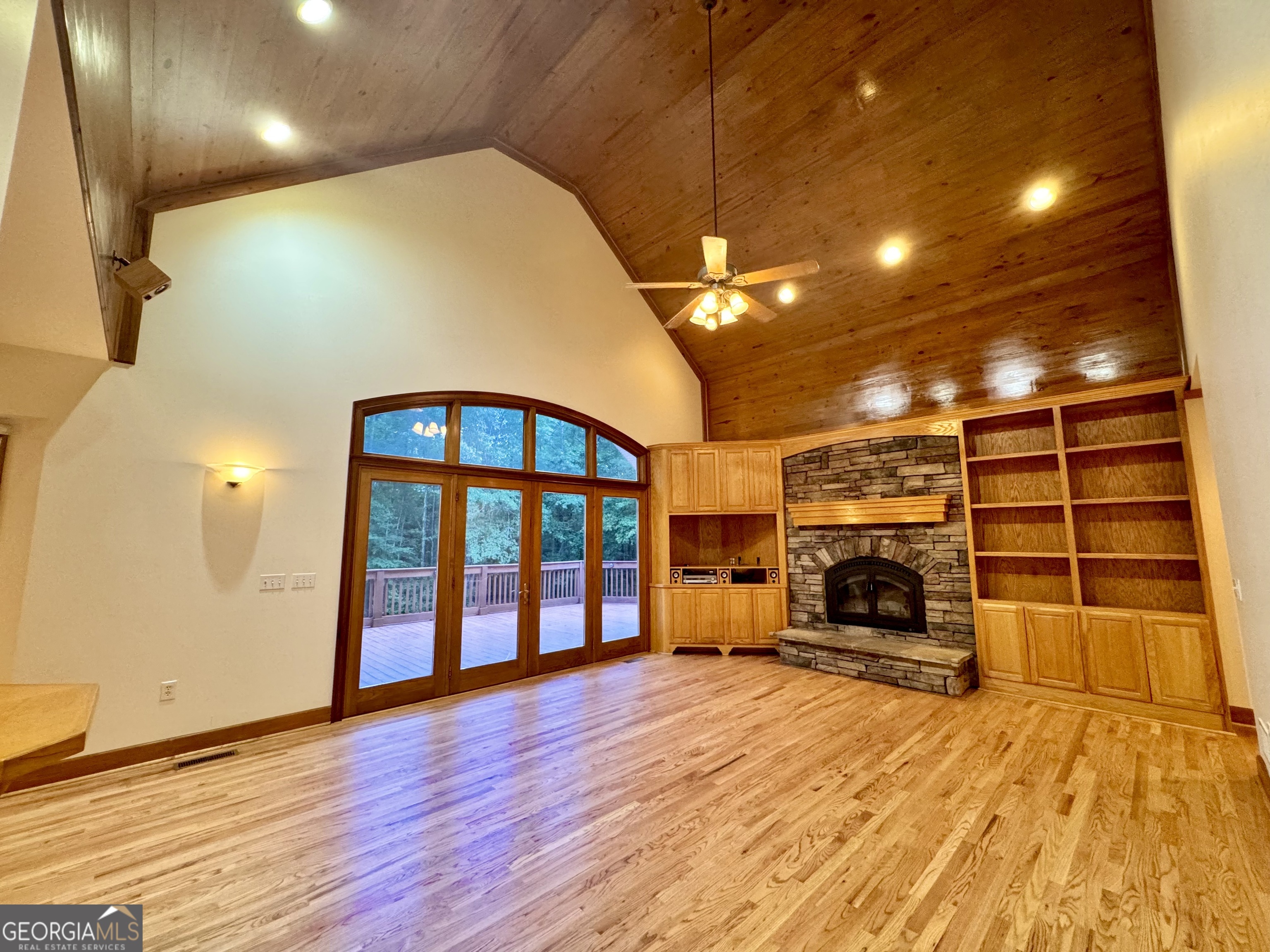 1310 Deerwood DR