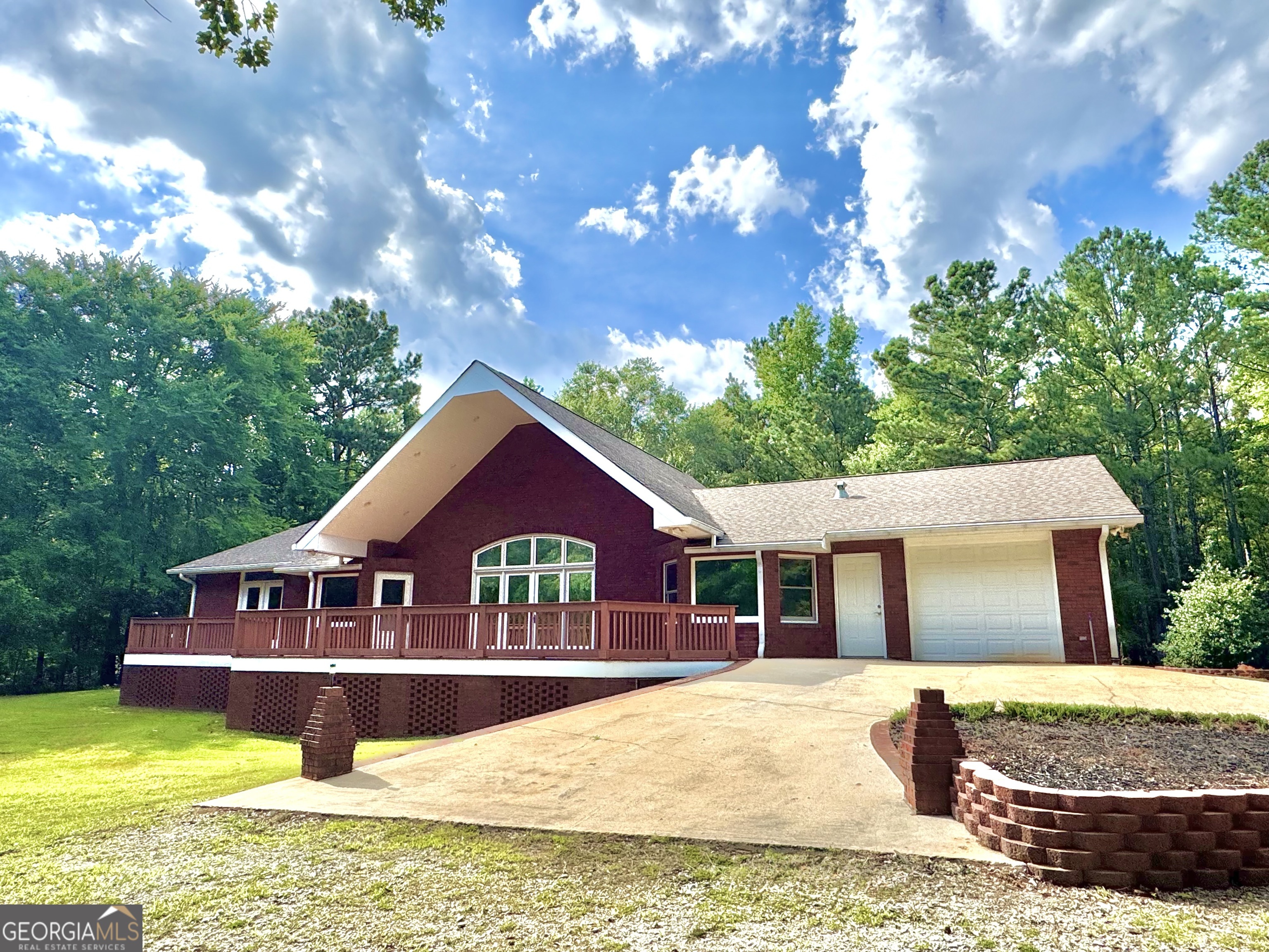 1310 Deerwood DR