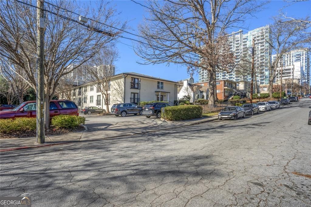 Photo of 48 Peachtree Avenue NE #424, Atlanta, GA 30305 (MLS # 10722182)