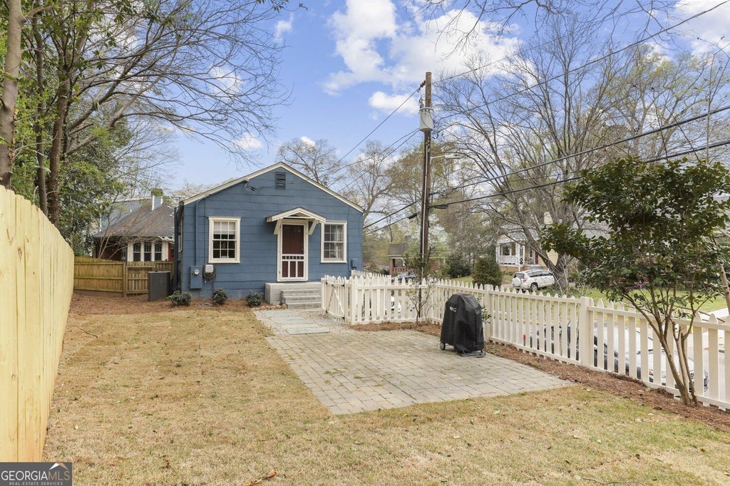 Photo of 335 Ponce de Leon Place #D, Decatur, GA 30030 (MLS # 10855105)