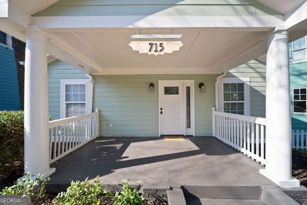 Photo of 715 Woodson Street SE, Atlanta, GA 30315 (MLS # 10693474)
