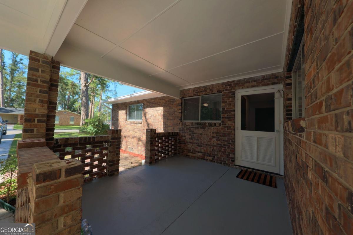 1 Pomona CIR