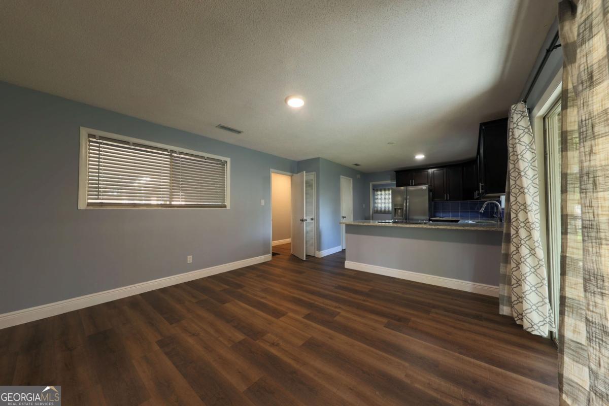 1 Pomona CIR