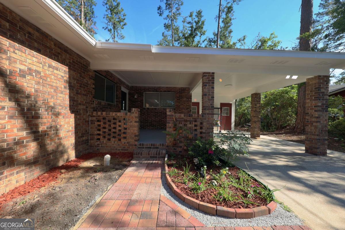 1 Pomona CIR