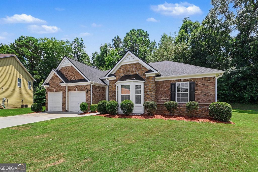 Photo of 425 Tell Circle SW, Atlanta, GA 30331 (MLS # 10803608)
