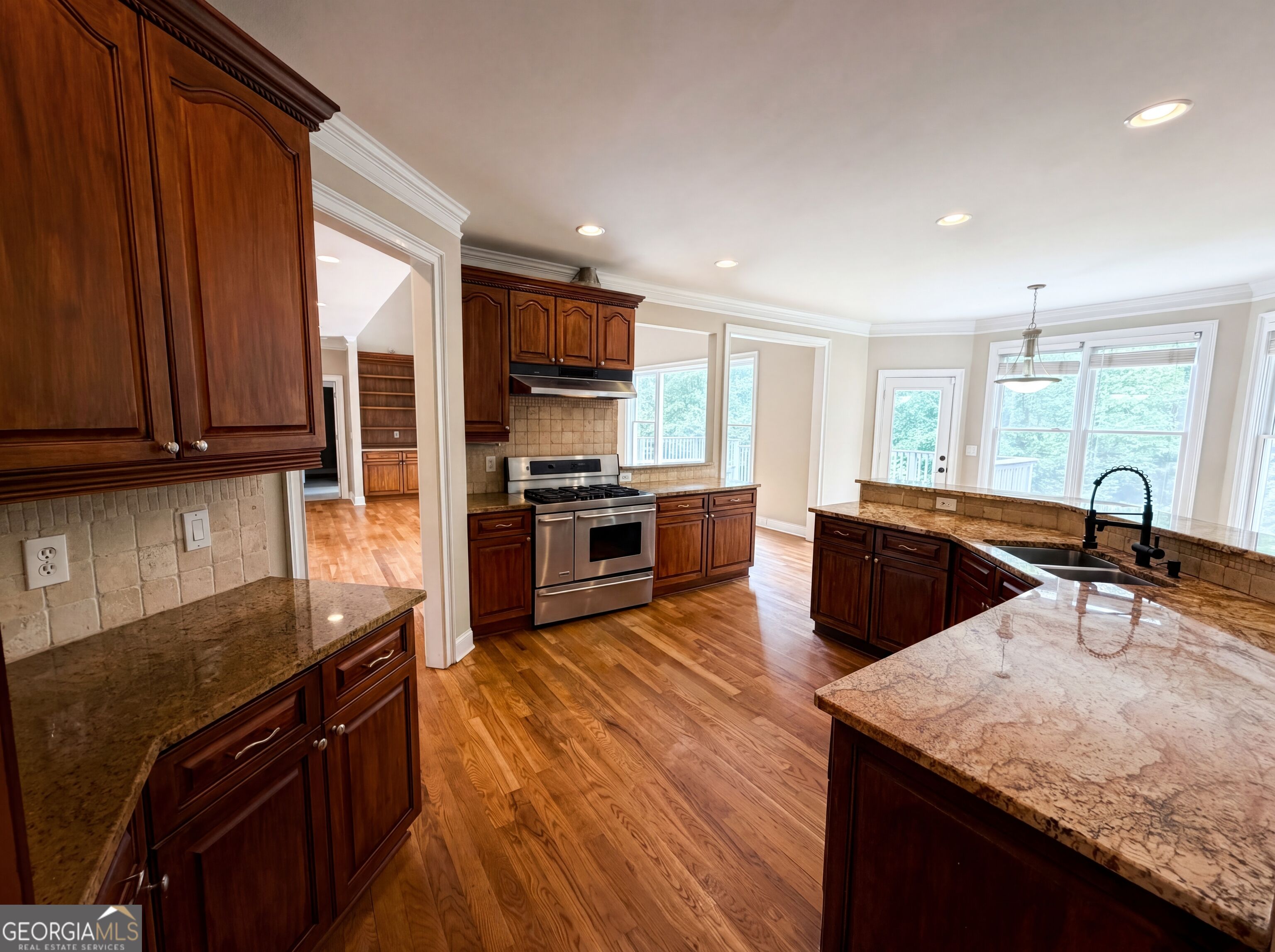4710 Roswell RD