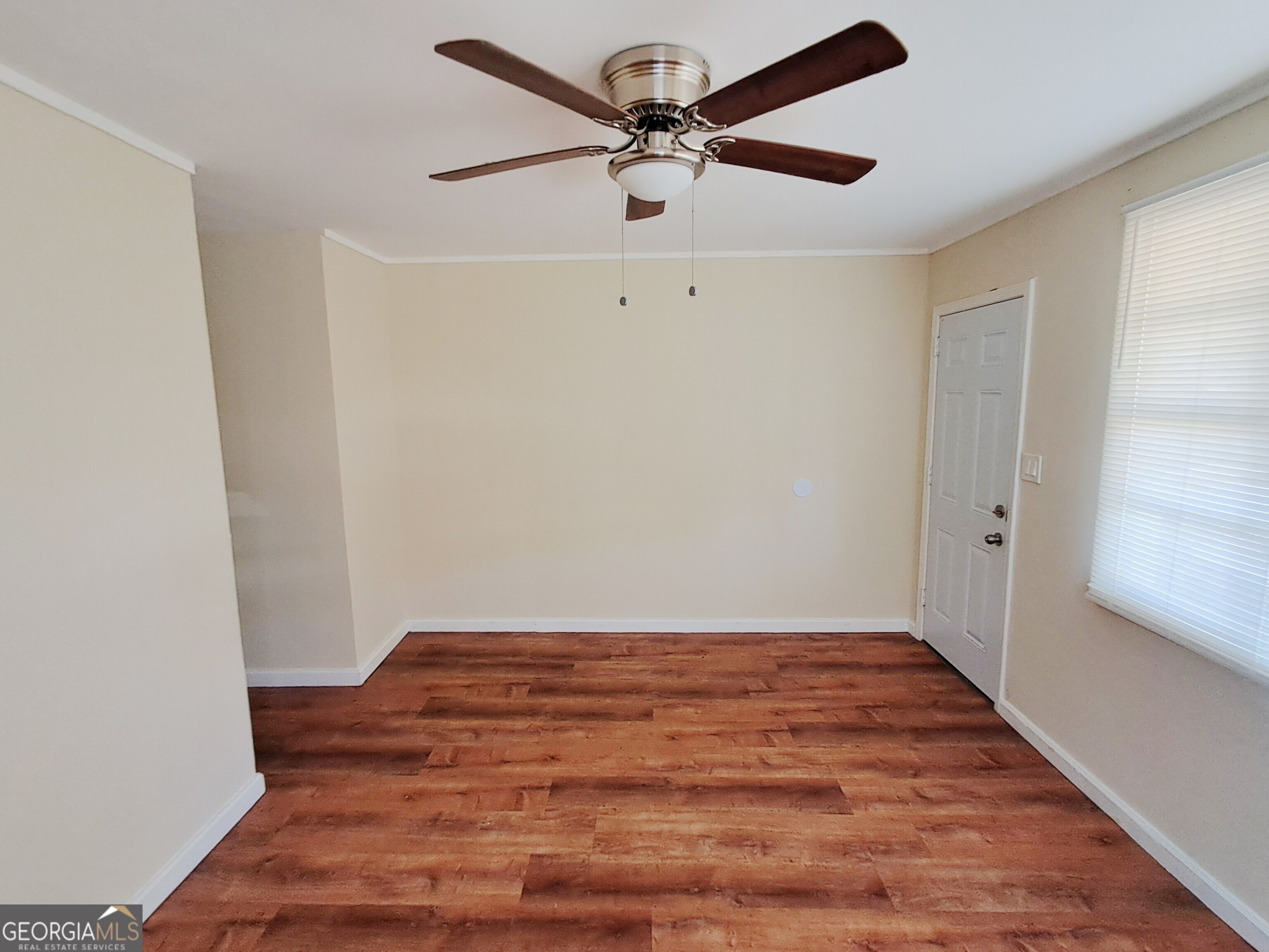 815 Edwards AVE