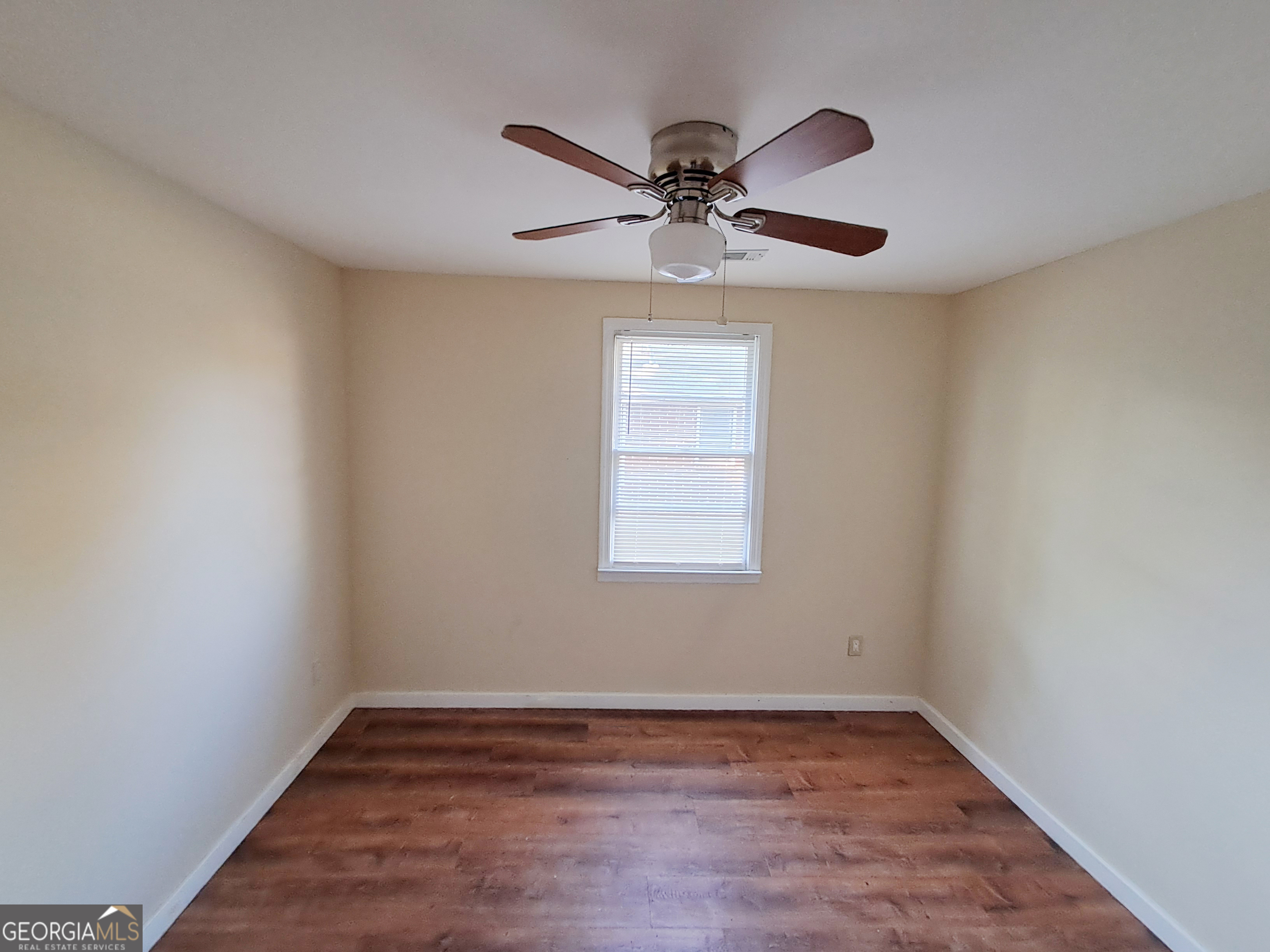 815 Edwards AVE