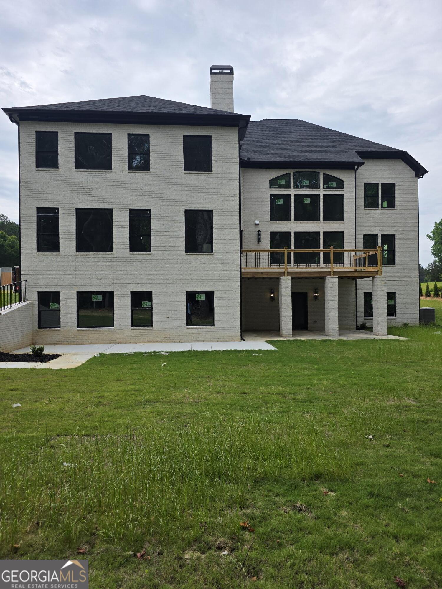 210 Waltham WAY